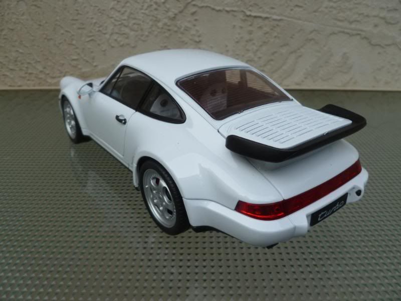 Welly's Porsche 964 3.6 Turbo white....black just added